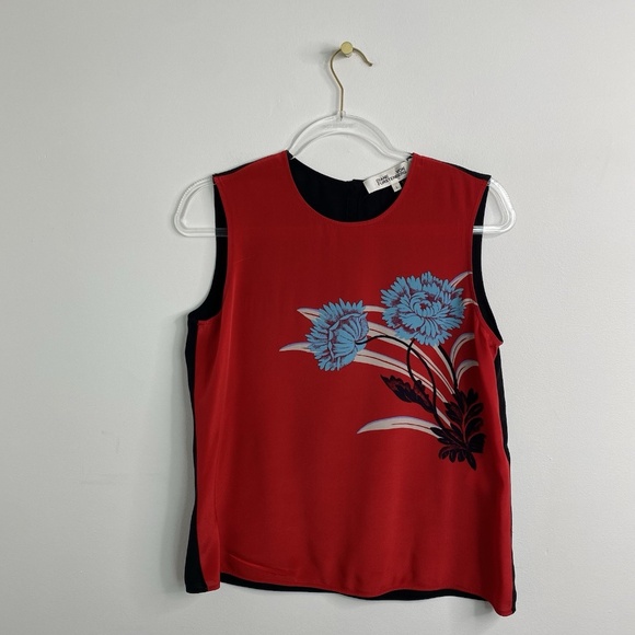 Diane Von Furstenberg Red Floral Silk Blouse Women's Sz Small As Seen on TV - Picture 2 of 7